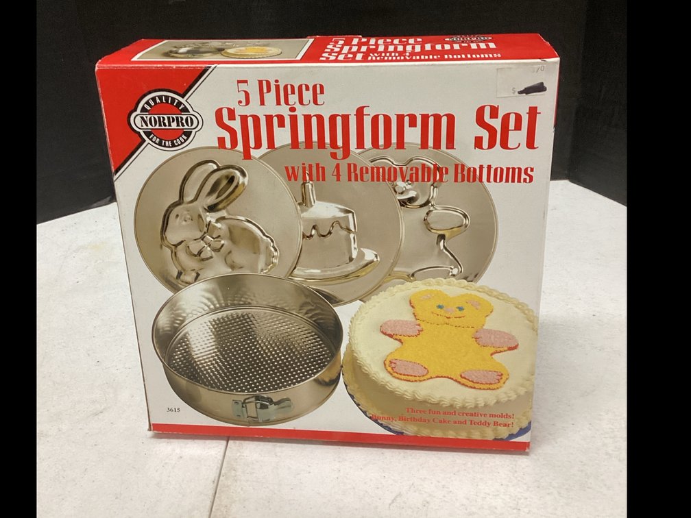 5-Piece Springform Pan Set with 4 Removable Bottoms by Norpro