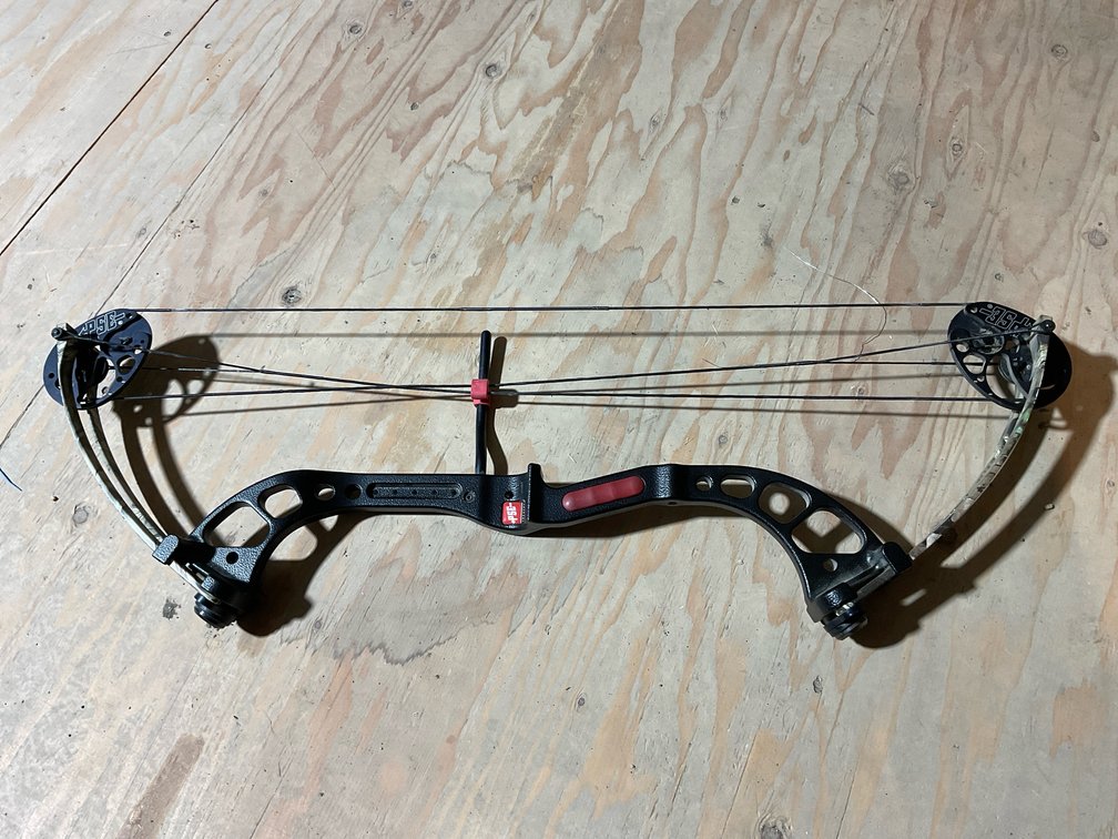 PSE Chaos Compound Bow