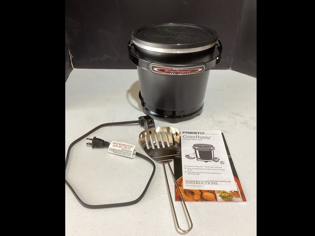 Presto Granpappy Deep Fryer With Spoon