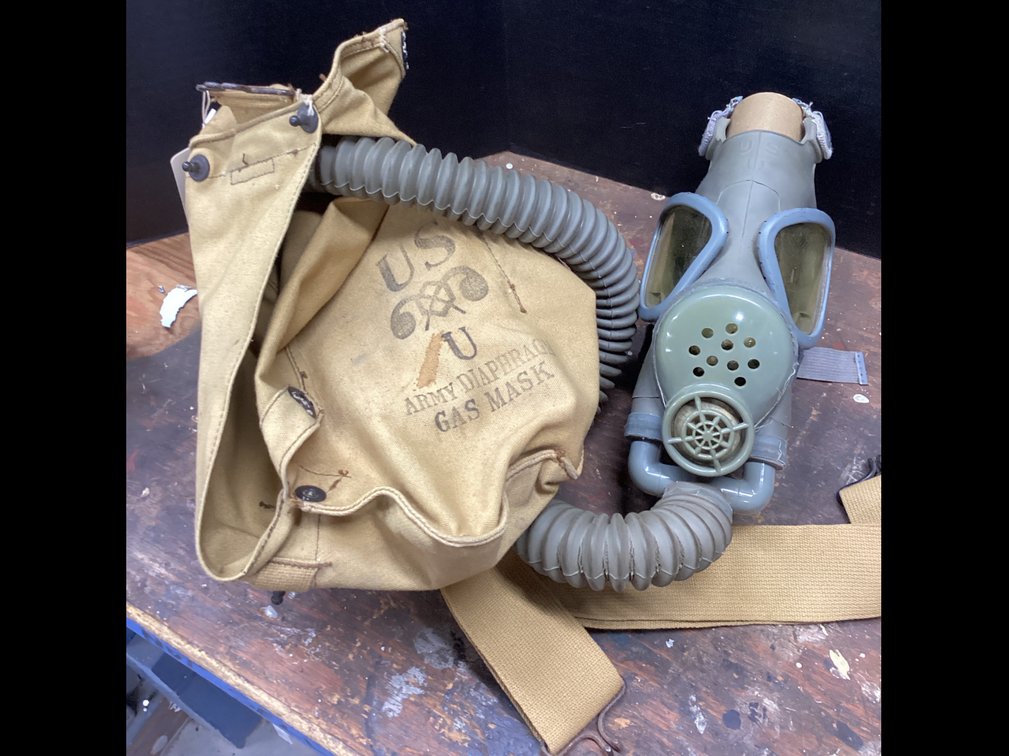 US Army Diaphragm Gas Mask with Bag