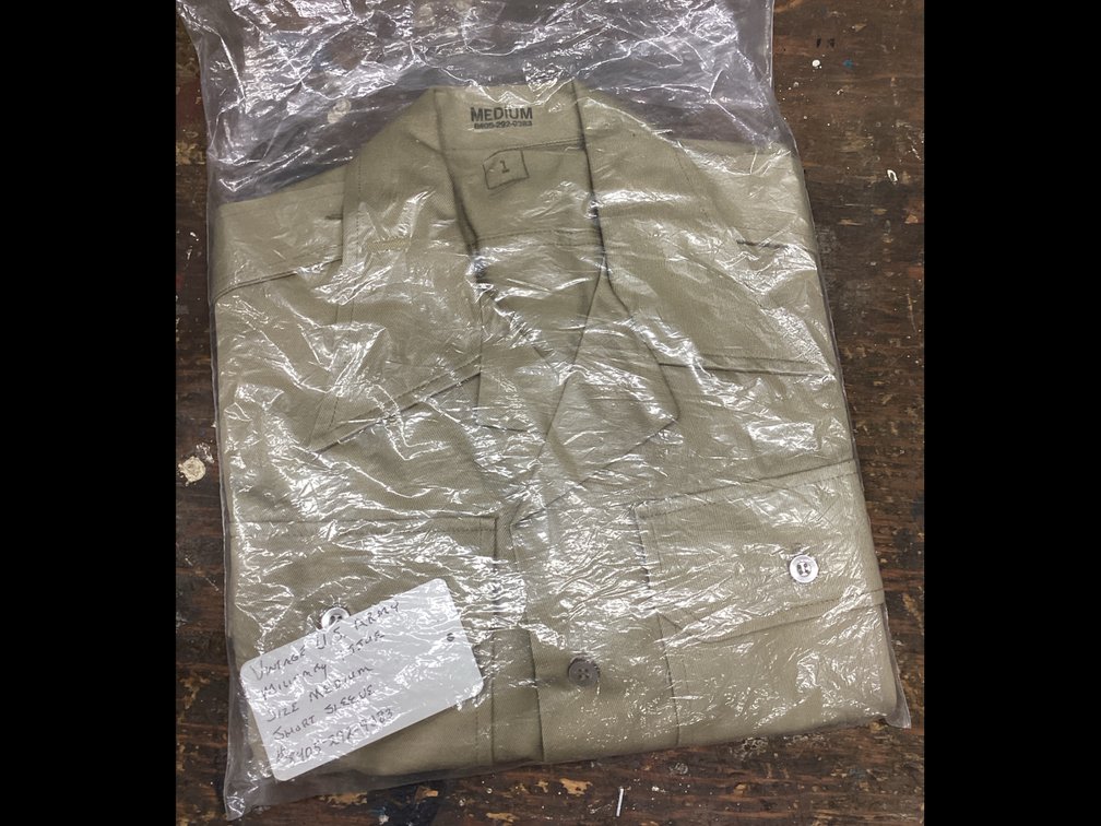 Vintage US Army Military issue - Size Medium - Short Sleeve