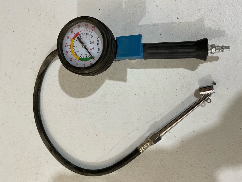 Heavy Duty Analog Tire Pressure Gauge & Inflator