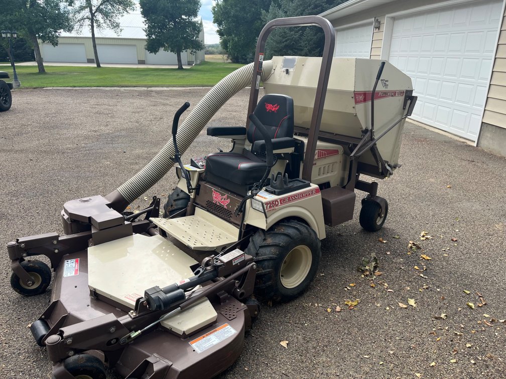 725D Grasshopper Mower