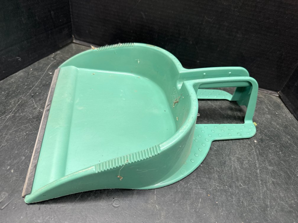 Dust Pan