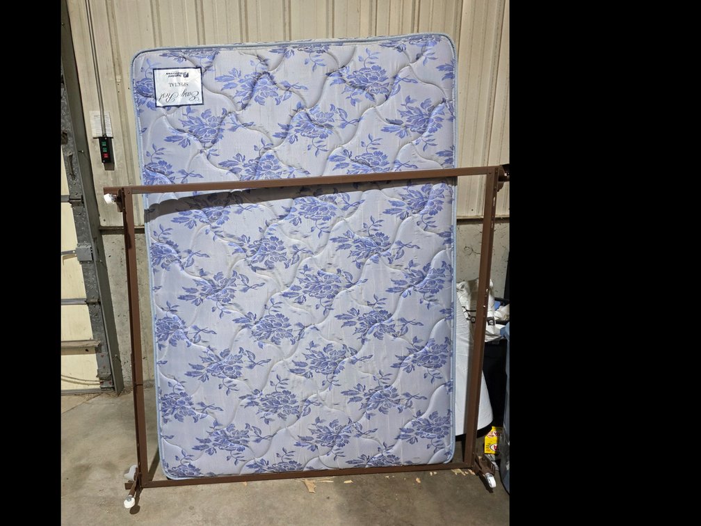 Queen Easy Rest Queen Mattress Set