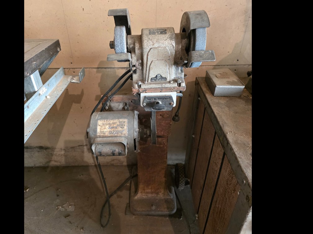 General Pedistal Mounted Double End Bench Grinder