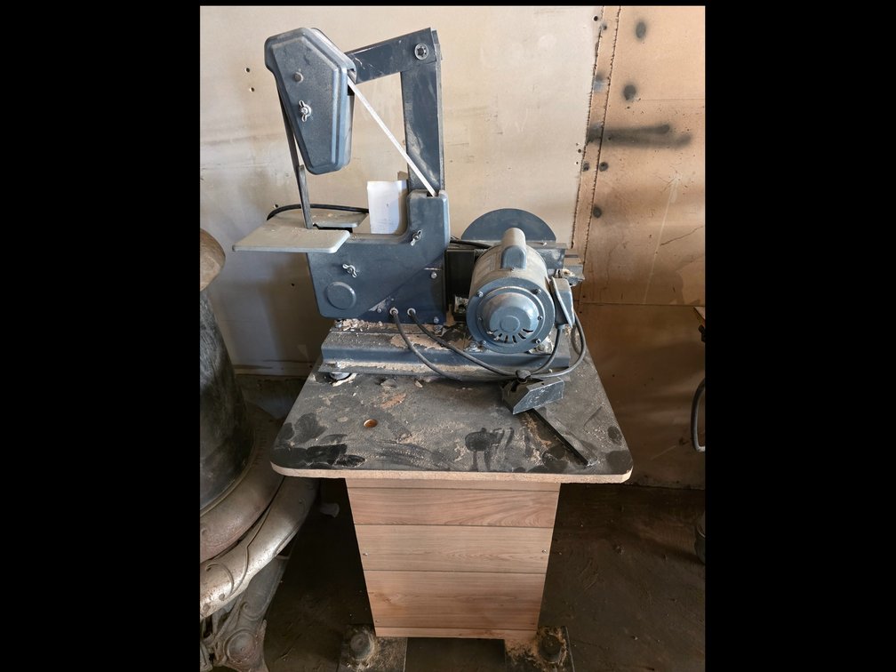 Cleveland Machinery Benchtop Belt Sander