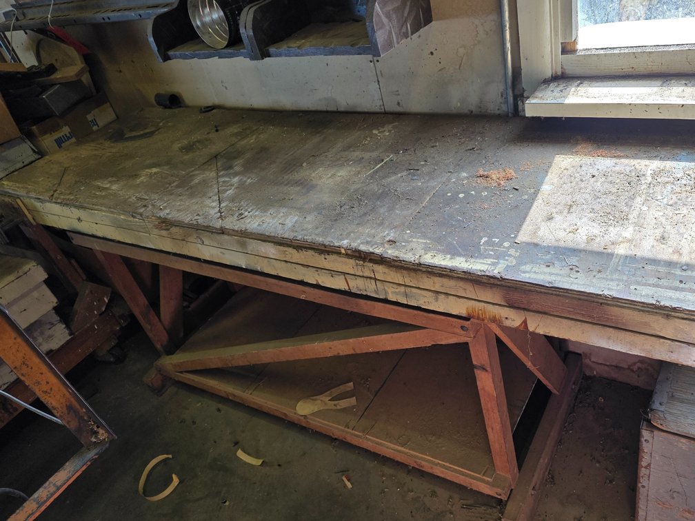 Work Bench with Clamp