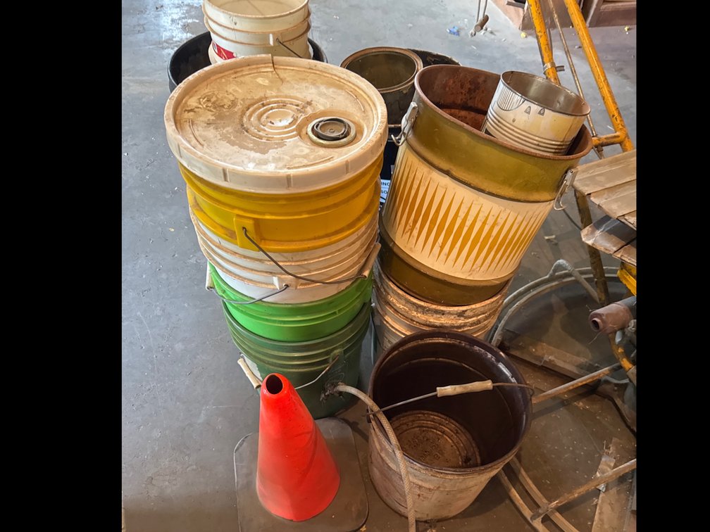 Plastic/Metal Buckets