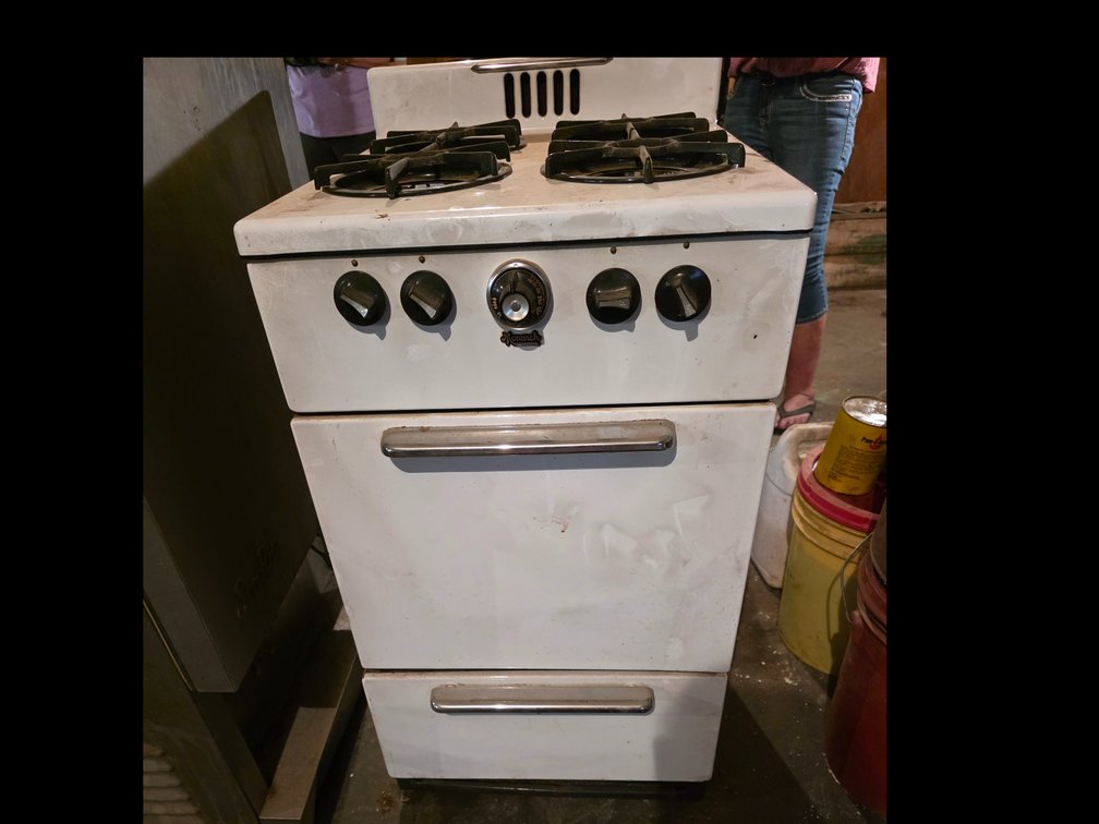Monarch 4 Burner Gas Apartment  Stove