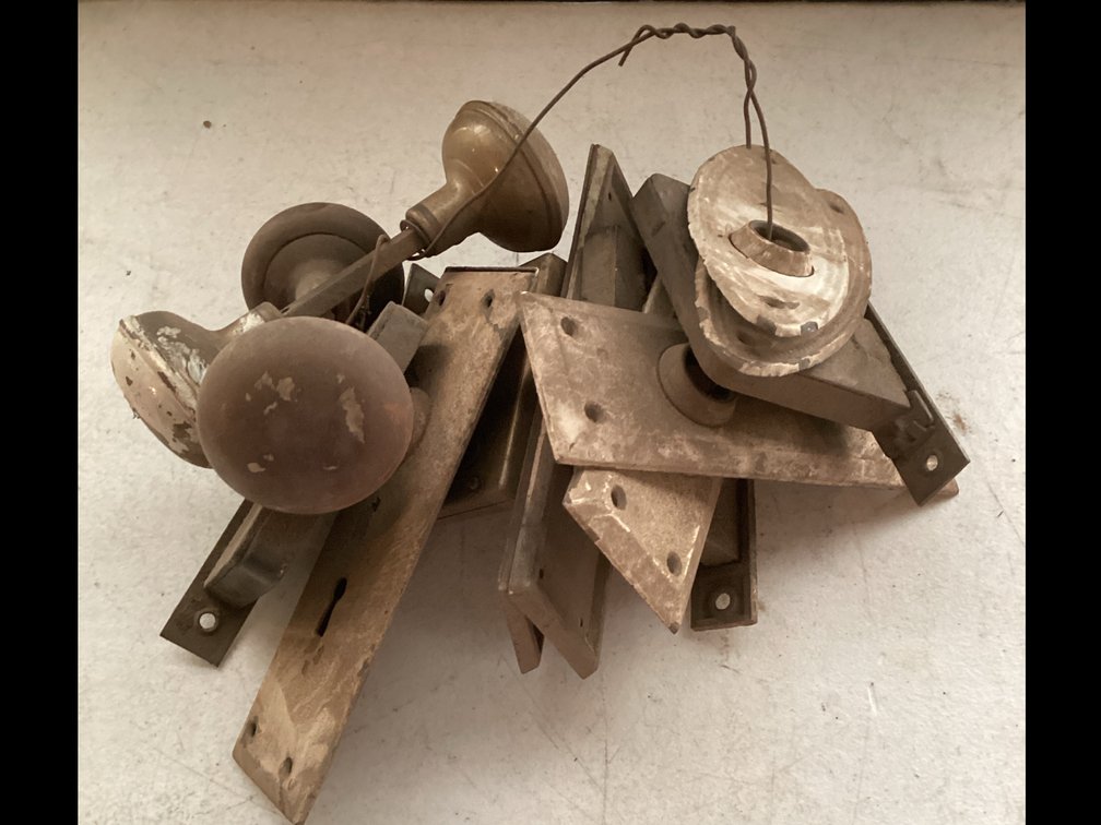 Vintage Metal Door Knobs & Plates