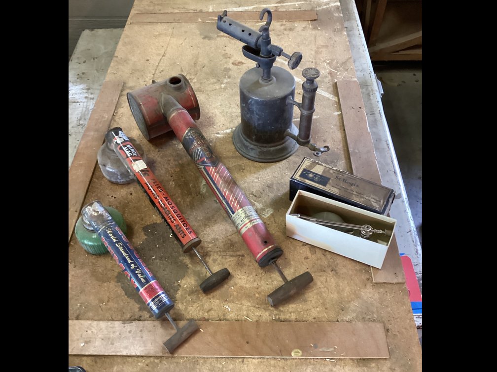 Manual Sprayers & Dusters