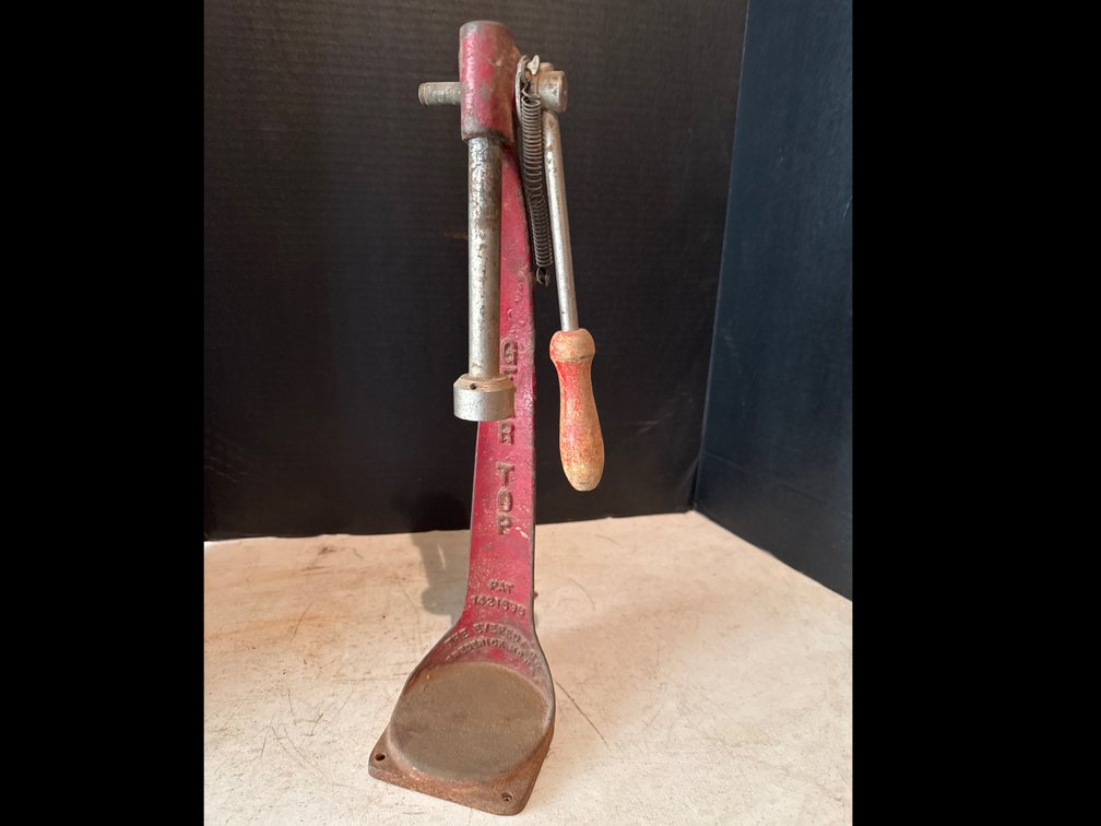 Gear Top Cast Iron Manual Bottle Capper