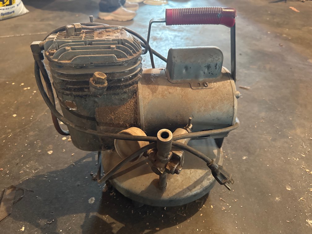 Speedy Sprayer 115V Air Compressor
