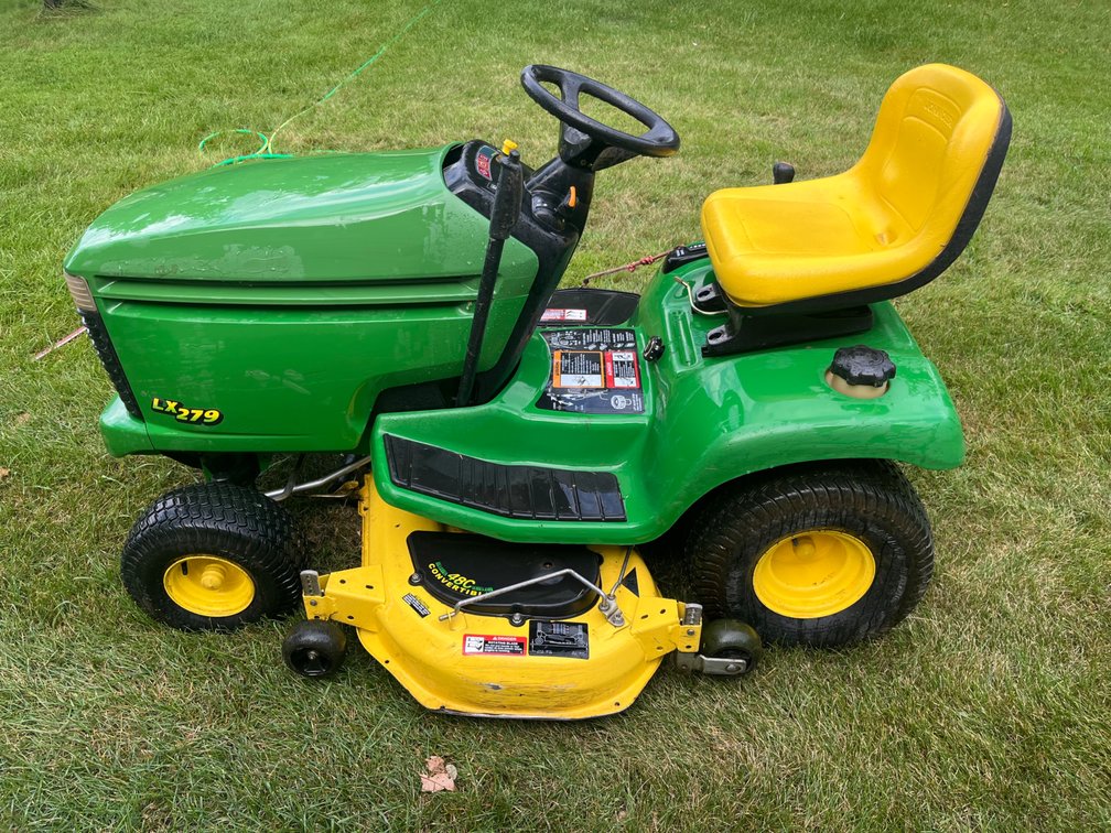 John Deere LX 279 Tractor