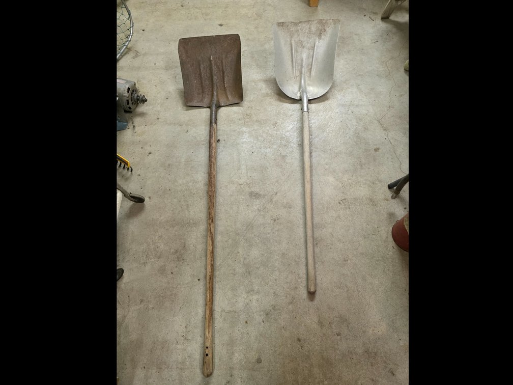 Long Handled Scoop Shovels