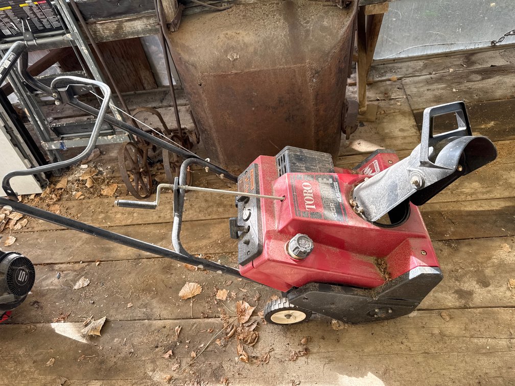 Gas Toro CCR 2000 E Power Curve Snow Blower
