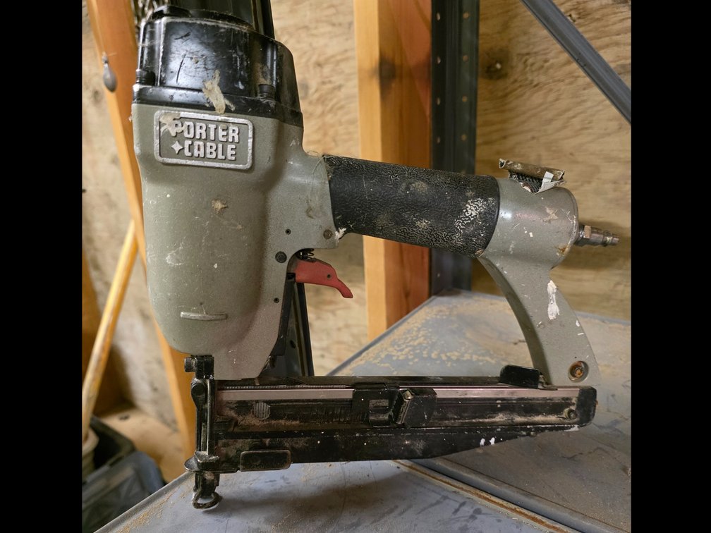 Porter Cable Pneumatic Finishing Nail Gun
