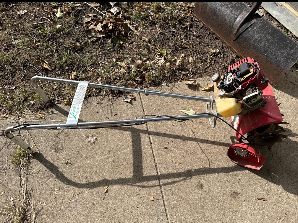 Mantis 2-Cycle Tiller. (Parts)