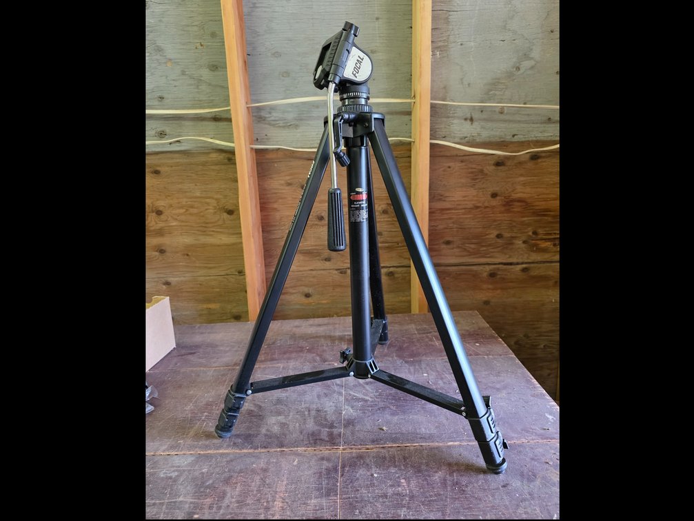 Focal Adjustable Tripod