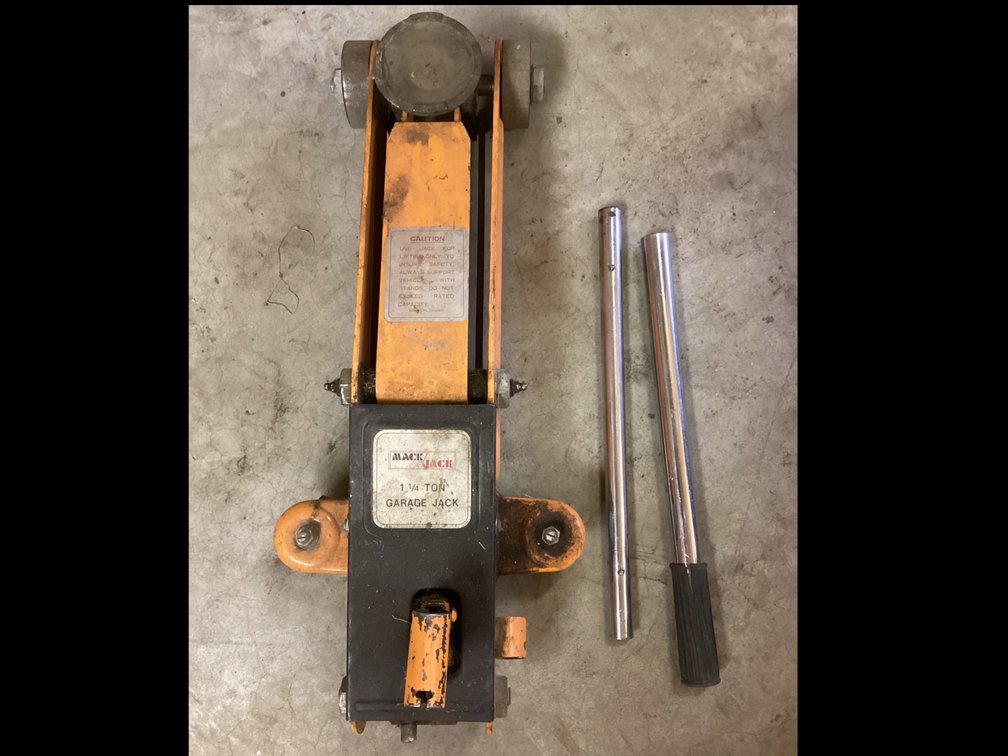 Mace Jack 1 1/4 Ton Garage Jack