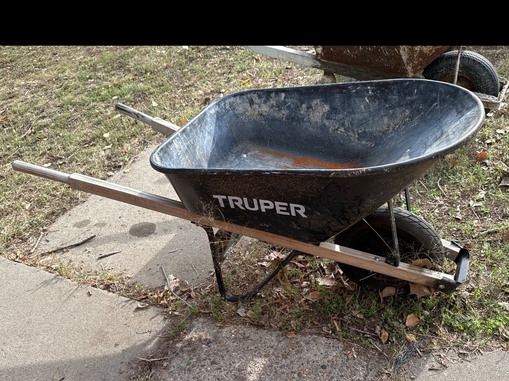 Truper Wheelbarrow