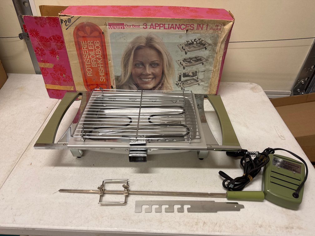 Montgomery Ward Signature Electric Broiler-Rotisserie