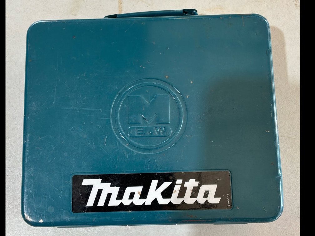 Makita Cordless Driver Drill With Charger