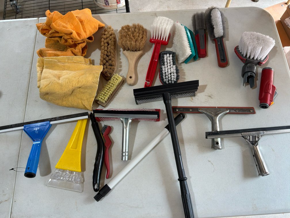 Brushes & Squeegees