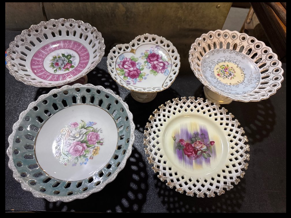 Decorative  Pedestal Dishes