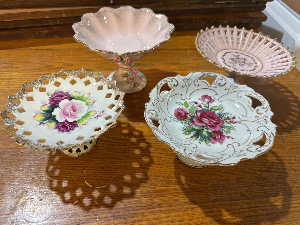 Decorative Pedestal Dishes
