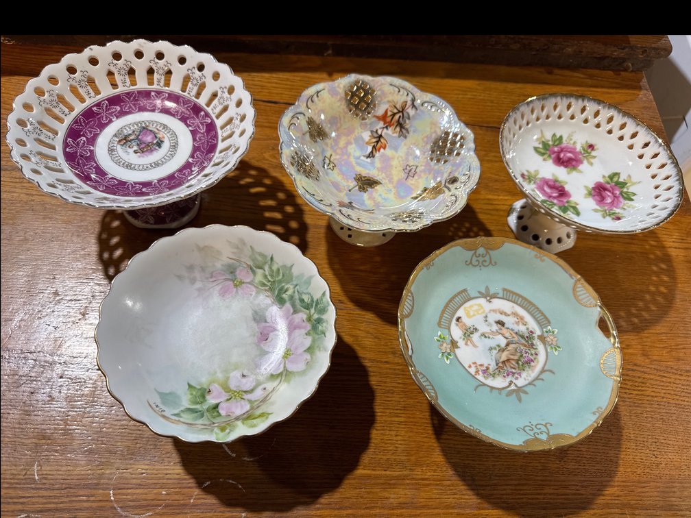 Decorative Pedestal Dishes