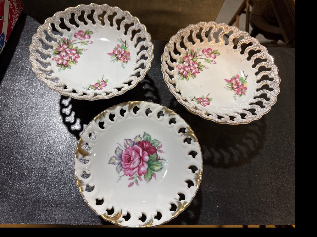 Decorative Pedestal Dishes