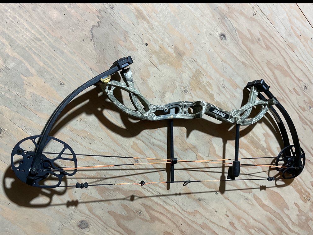 Left Hand Bear Cruzer G2 Compound Bow