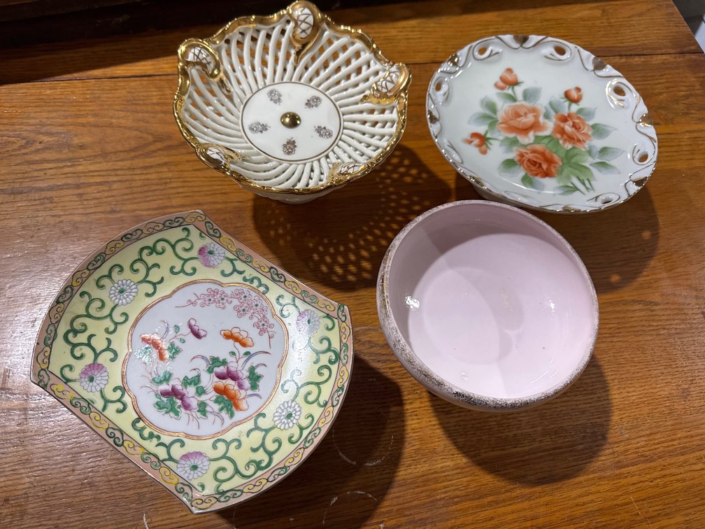 Decorative Pedestal Dishes