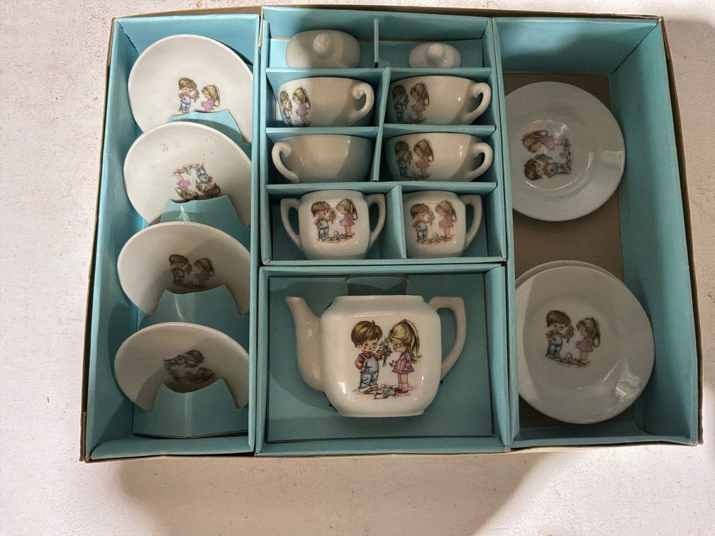 Porcelain Children's Tea Set