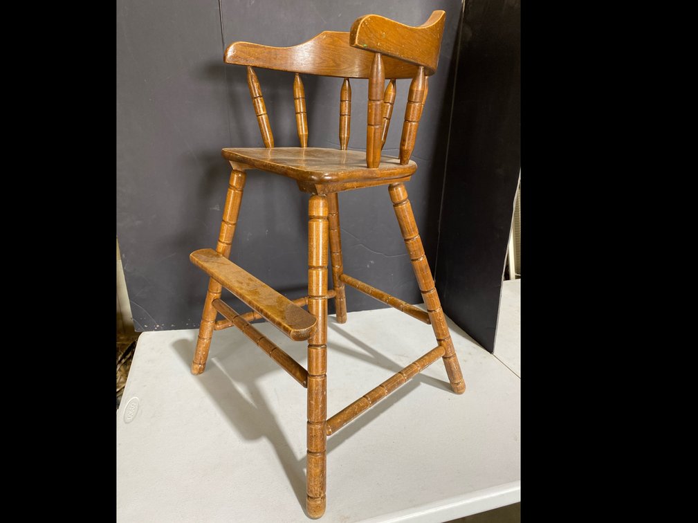 Wooden Wrap Around Youth Chair