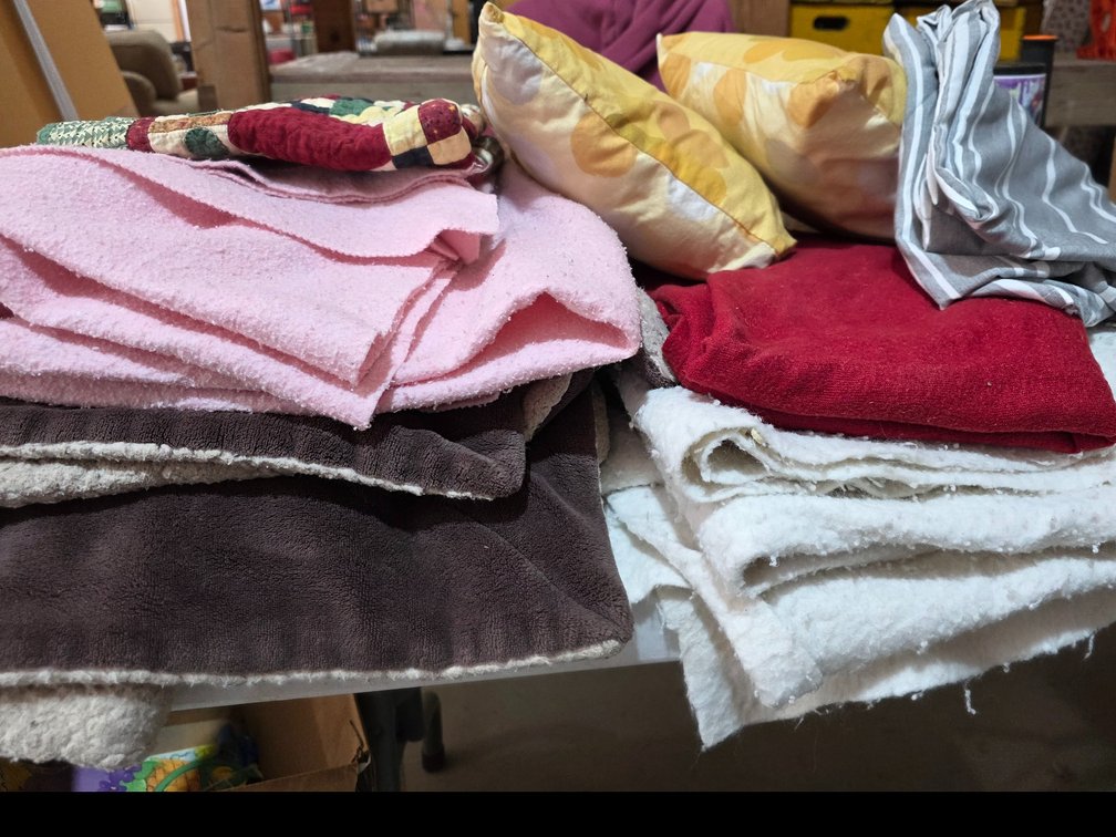 Blankets, Accent Pillows, Pillow Cases