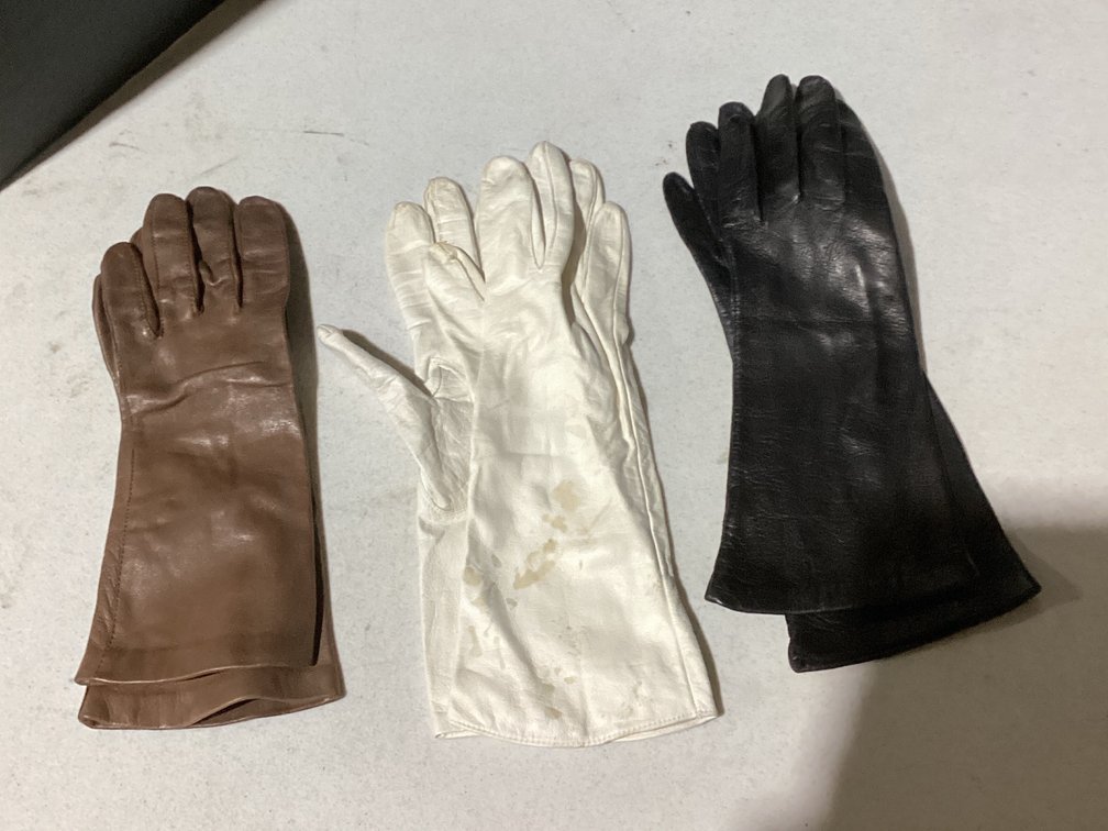 Ladies Leather Gloves