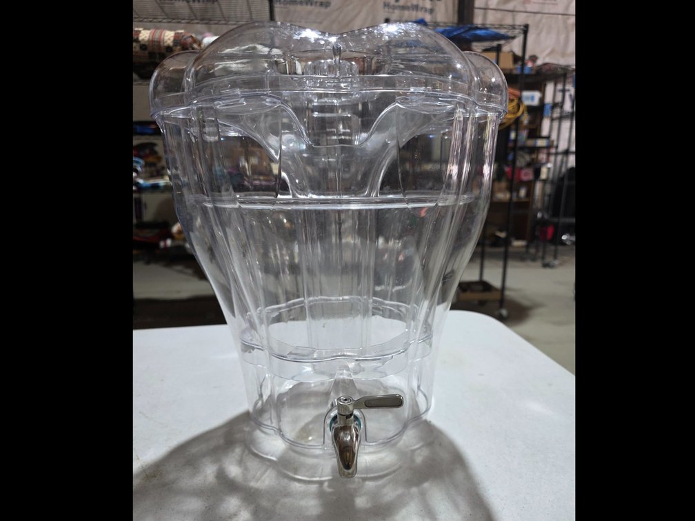 Beverage Dispenser with Ice Cone