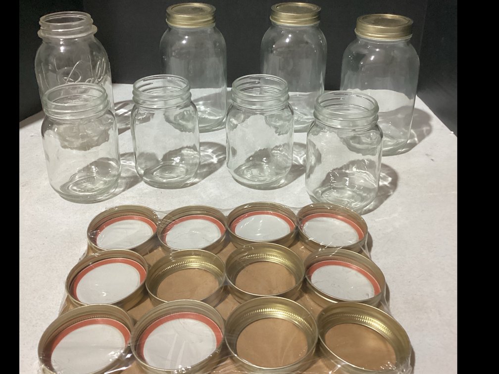 Pint & Quart Glass Jars & Lids & Rings