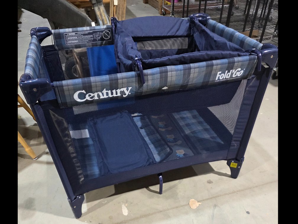 Century Playpen with Insert