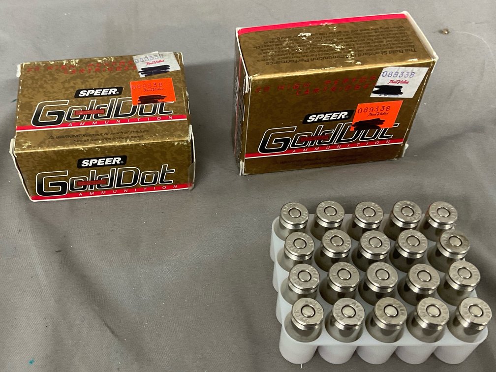 Gold Dot 40 S&W 160gr GDHP Ammo (40)