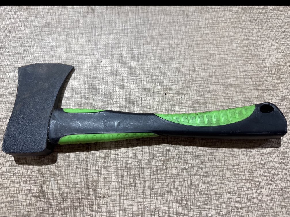 Grip Deluxe Camp Axe