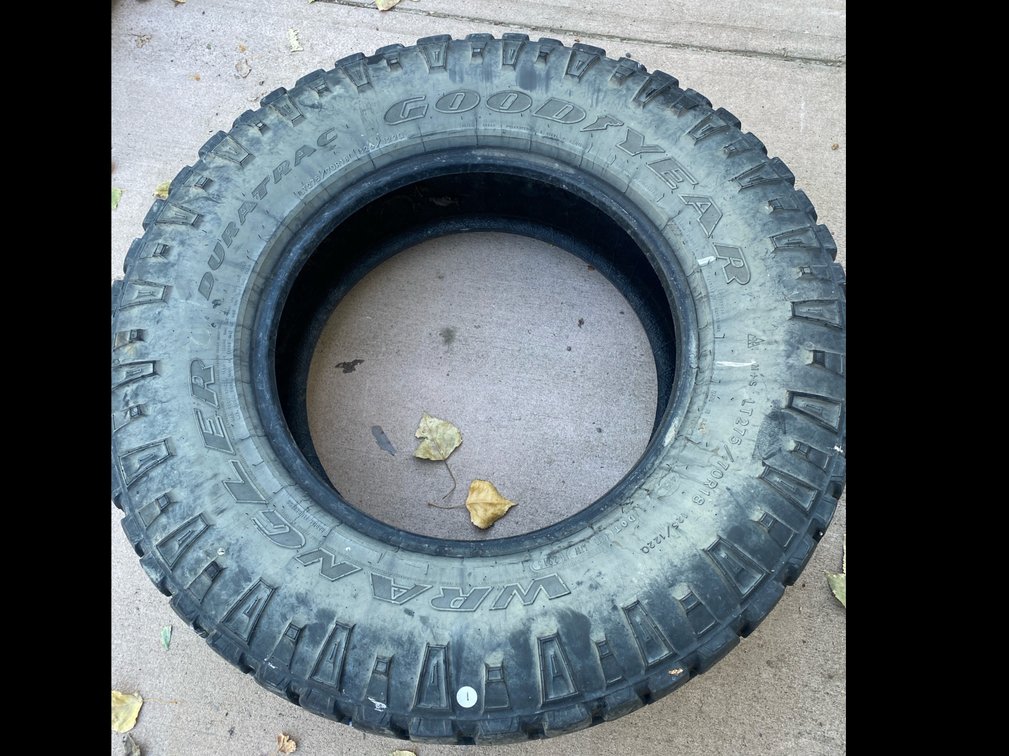 Good Year LT275/70R18 Tire