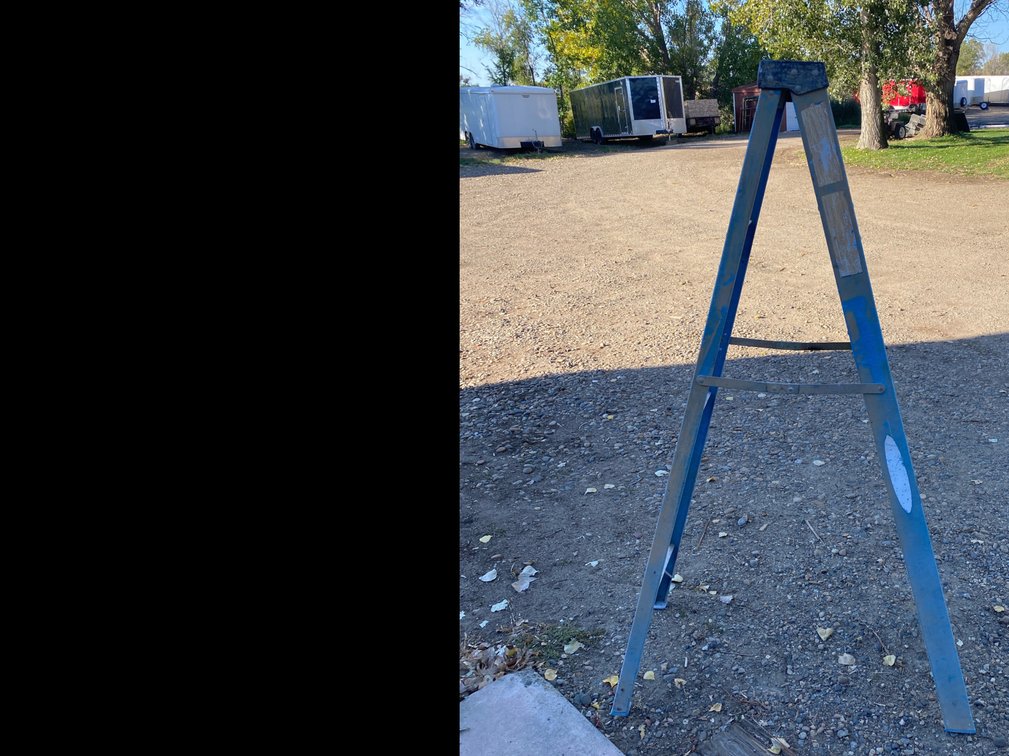 6ft Fiberglass Ladder