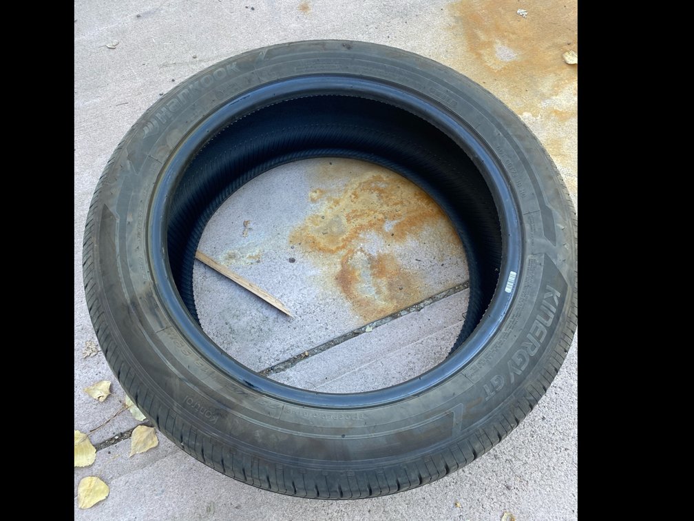 Hankook 235/50R19 Tire