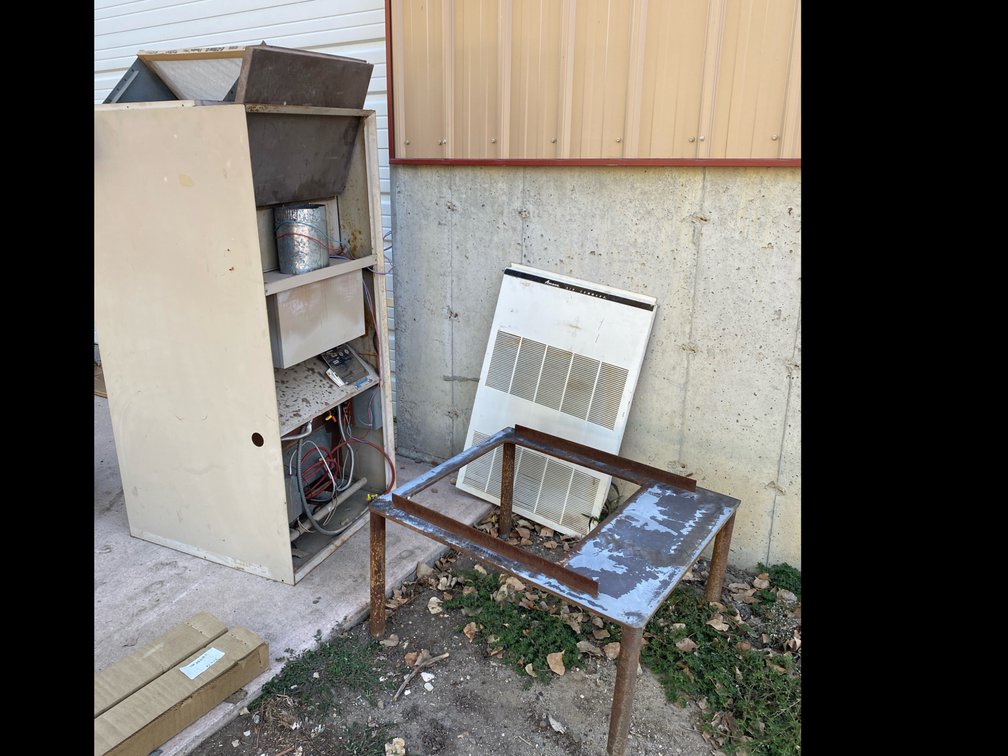 Amana Down Draft Furnace And Stand