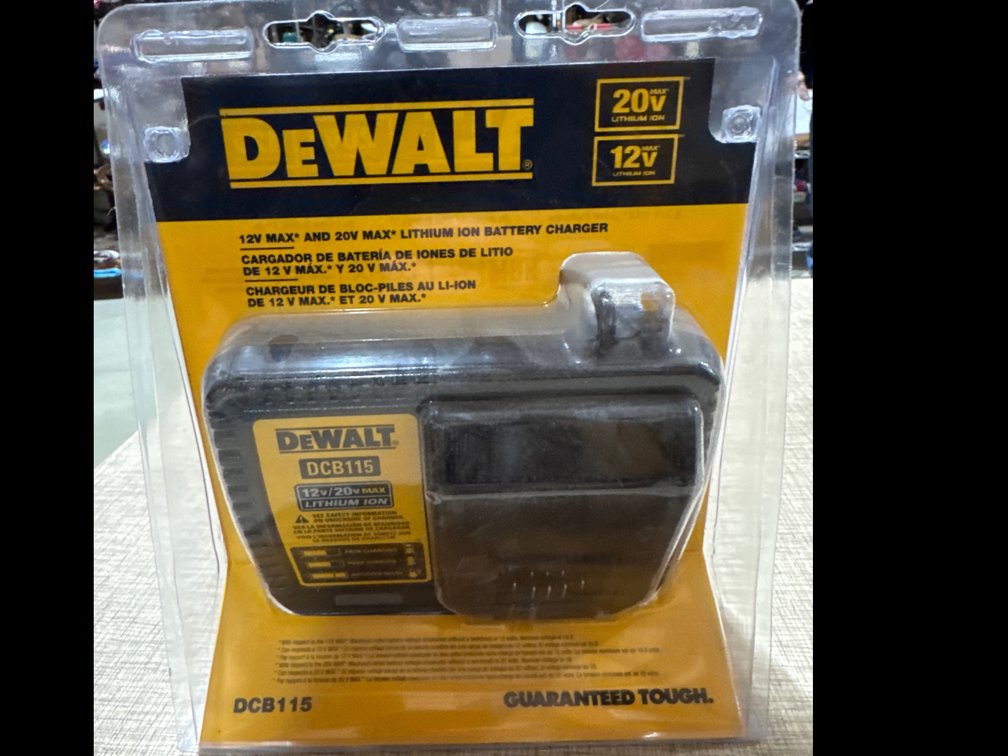 DeWalt 20V Battery Charger