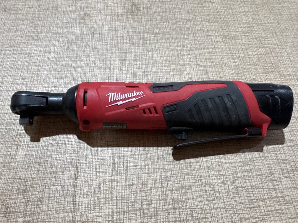 Milwaukee M12 3/8 Ratchet